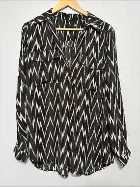 Ann Taylor Black green and White Chevron Blouse
